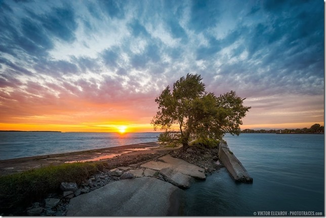 Montreal_Autumn_Sunset_at_the_River